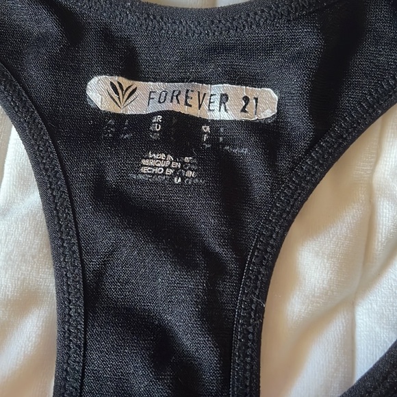 Black racerback forever 21 athletic top - Picture 3 of 8